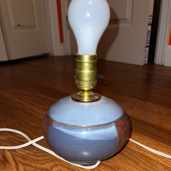 Vintage Ceramic Pottery Painted Signed Table Lamp Blue Brown - Picture 8 of 13